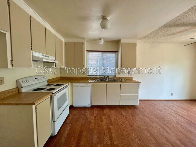 Building Photo - 258 Yellowstone Dr