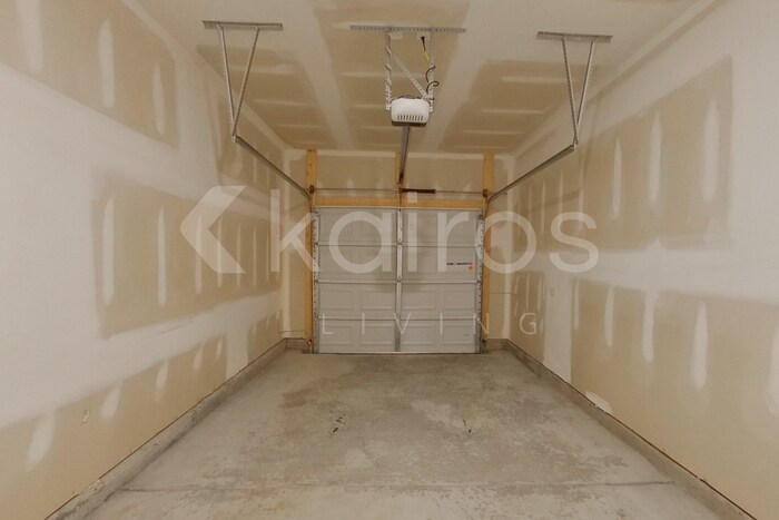 Building Photo - 226 Long Is Dr