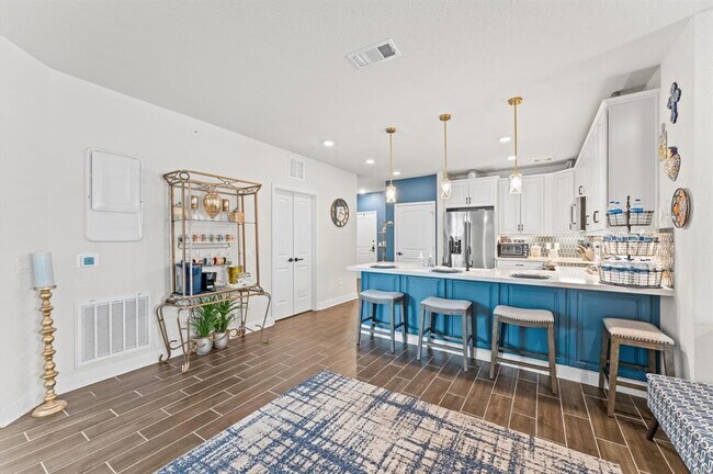 Building Photo - 6804 Westview Dr