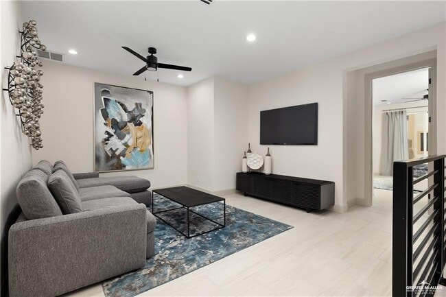 Building Photo - 22 Canary Ave