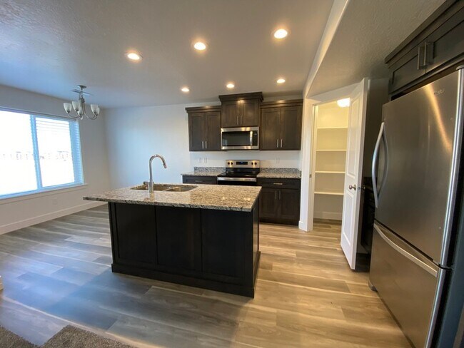 Building Photo - 2035 N 350 E