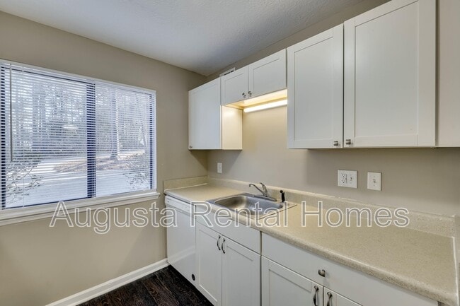 Building Photo - 2451 Jennings Rd