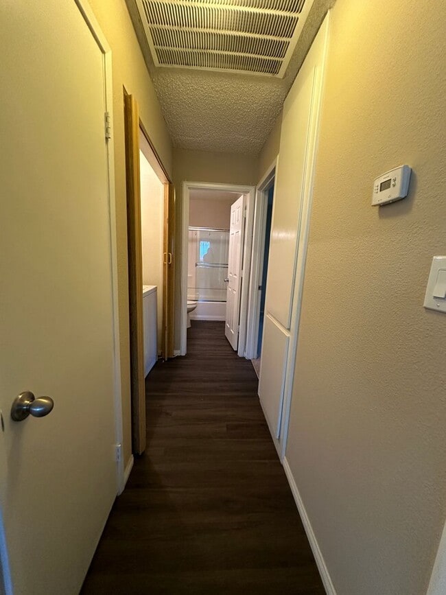 Building Photo - 6114 Meadowgrass Ln