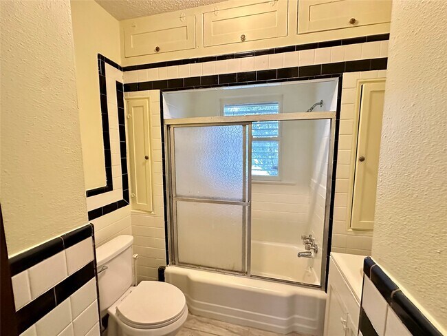 Building Photo - 3828 Avenue S 1/2