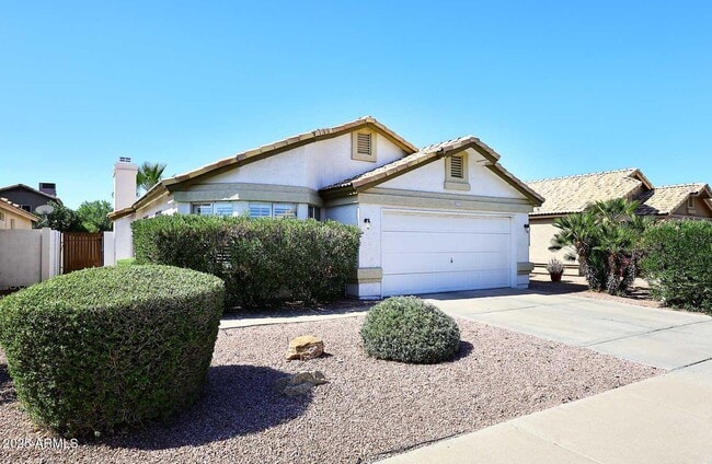 Building Photo - 4331 E Siesta Ln