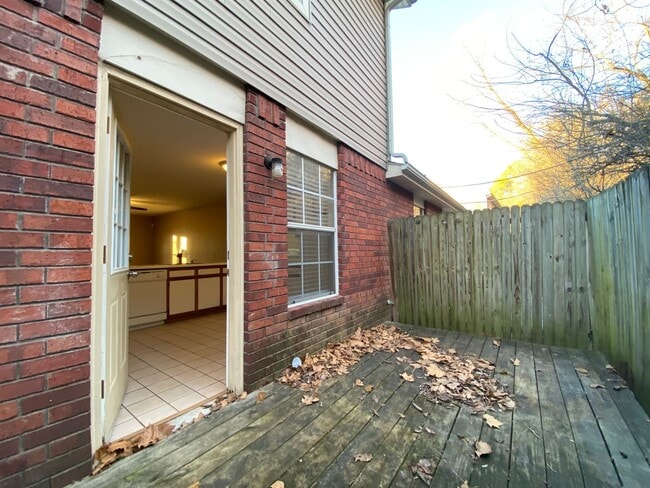 Building Photo - 1244 N Iron Horse Dr