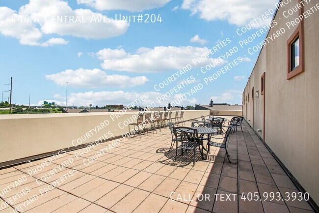 Building Photo - 444 N Central Ave