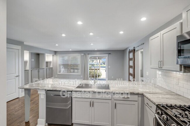 Building Photo - 2543 Summit Ct