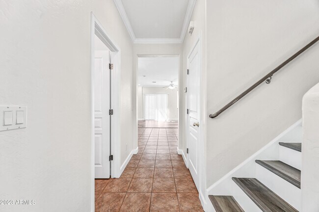 Building Photo - 4046 S Tatum Ln