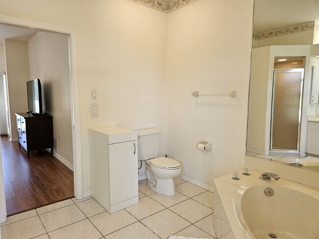 Building Photo - 1578 Vermeer Dr