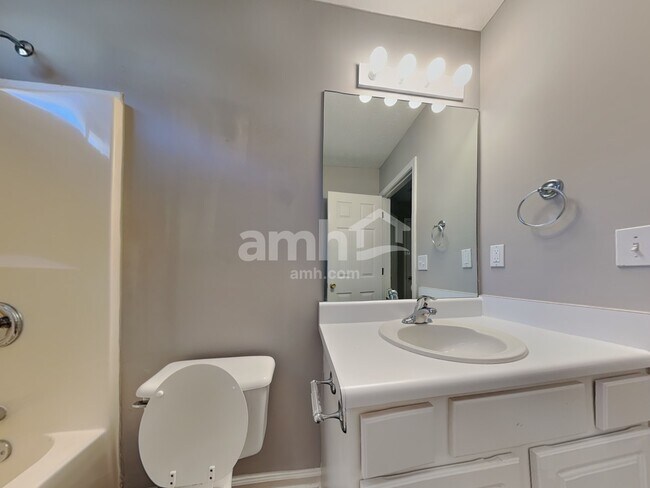 Building Photo - 4607 Noah Overlook E