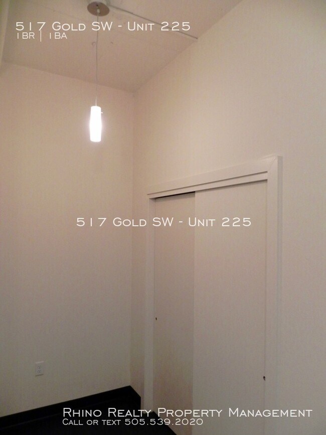 Building Photo - 517 Gold Ave SW