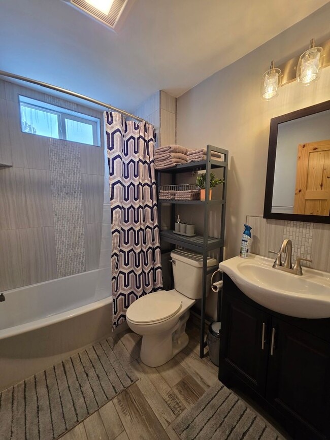 Building Photo - 920 2nd Ave S