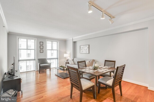 Building Photo - 616 E Street NW Unit 321