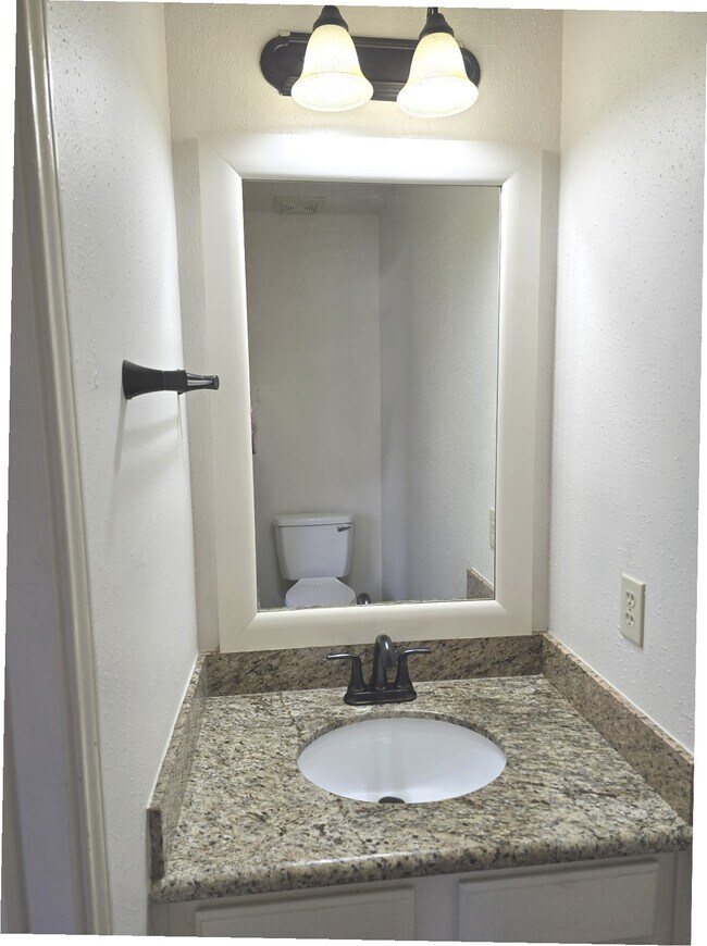 Building Photo - 2914 Silent Dr