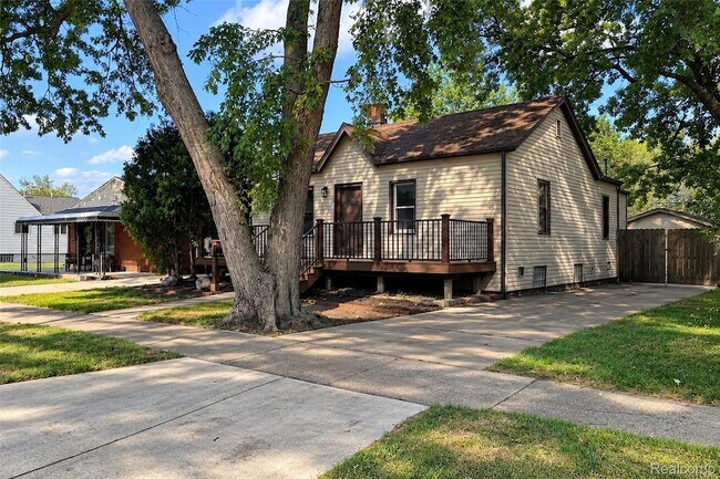 Building Photo - 5712 Drexel St