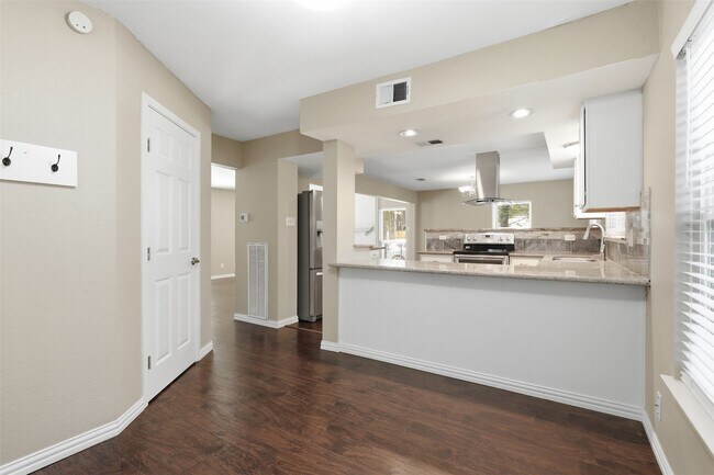 Building Photo - 971 N Red Cedar Cir
