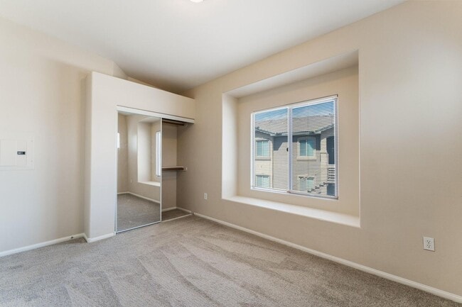 Building Photo - Upgraded condo in gated community