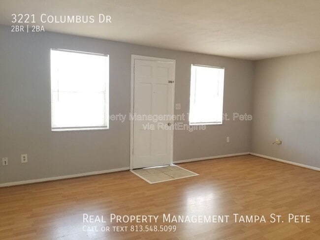 Building Photo - 3221 Columbus Dr