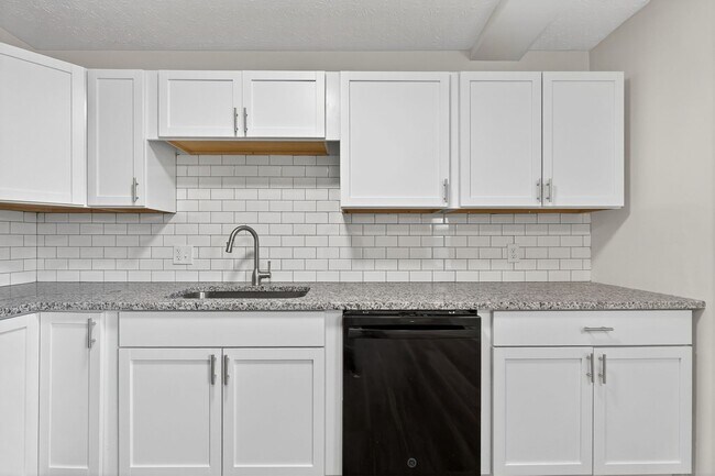 Building Photo - Newly Renovated 3 Bedroom Home for Rent wi...