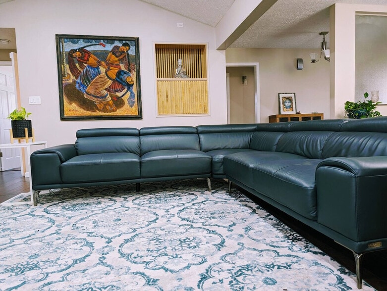 Building Photo - 1366 Lake Colony Dr