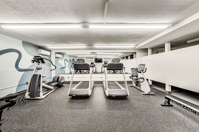 Building Photo - Newly renovated apartment at Oakbrook! 2 M...