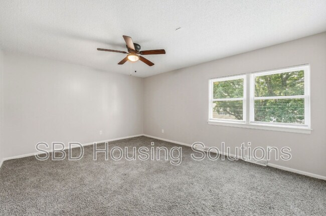 Building Photo - 6601 E 128th St