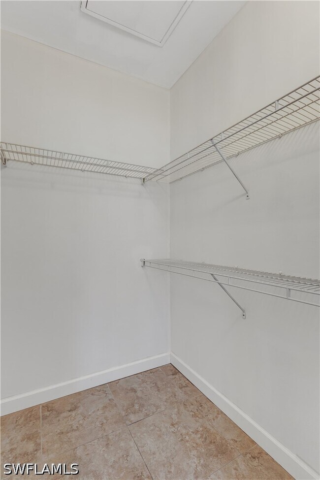 Building Photo - 1105 Reserve Ct