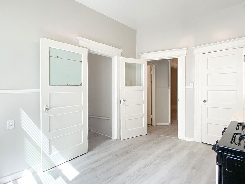 Building Photo - 527 Union St