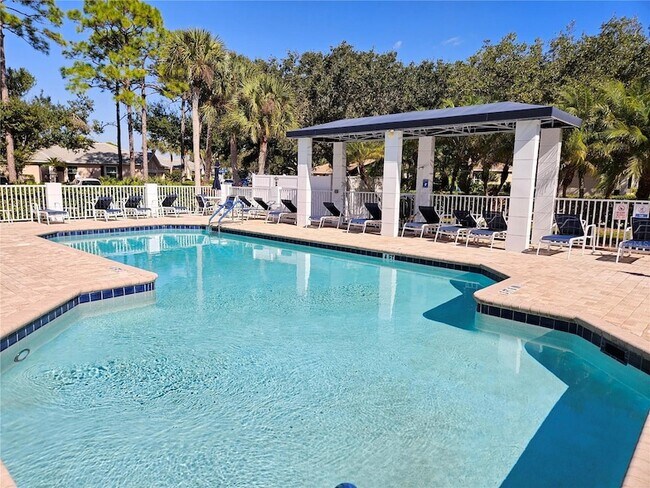 Building Photo - 835 Chalmers Dr