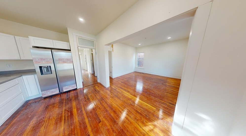 Unit 3 - 736 Main St
