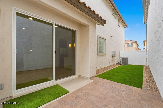 Building Photo - 8336 E Peterson Ave