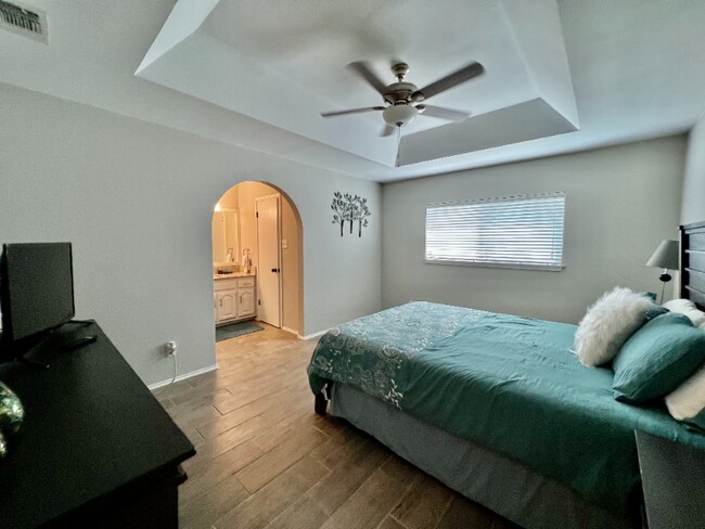 Building Photo - 550 Westoak