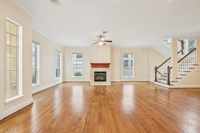 Building Photo - 1515 Oakdale St