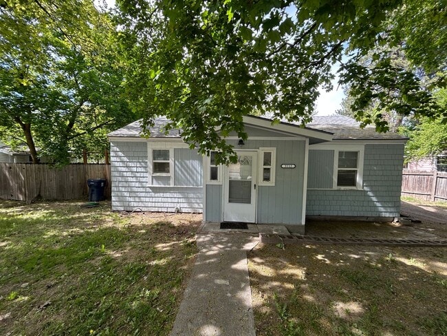 Building Photo - Cute 3 Bed, 1 Bath Home in Sunset Hill!
