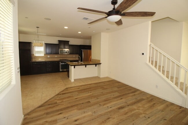 Building Photo - 1529 N Rendezvous Way