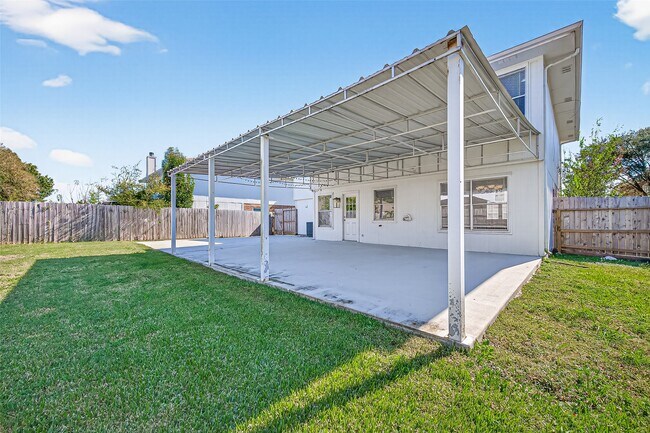 Building Photo - 17522 Coventry Squire Dr