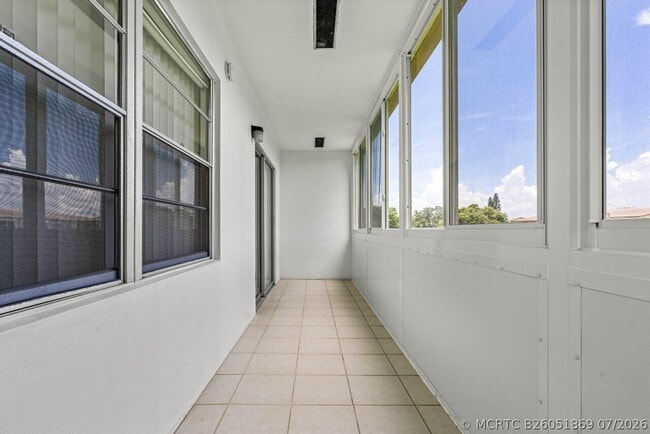 Building Photo - 74 Mansfield B
