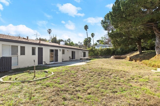 Building Photo - 20335 Oxnard