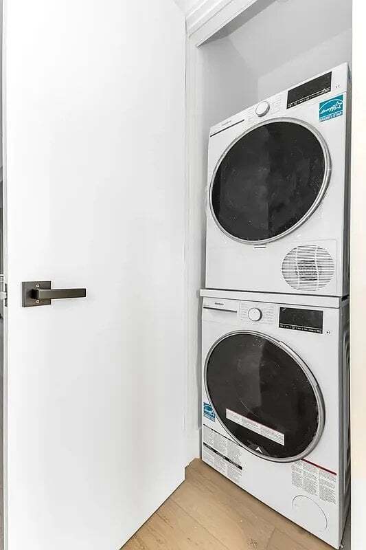 Building Photo - 704 Eighth Avenue