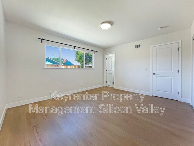 Building Photo - 5835 Halleck Dr