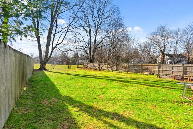 Building Photo - 38A Orchard St