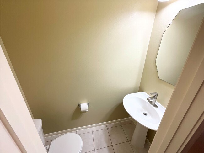 Building Photo - 17607 W Copper Lakes Dr