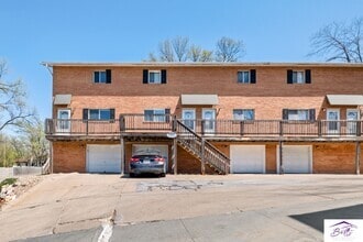 Building Photo - RENTAL PENDING