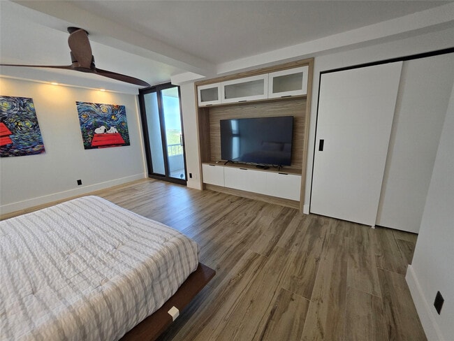 Building Photo - 5550 N Ocean Dr