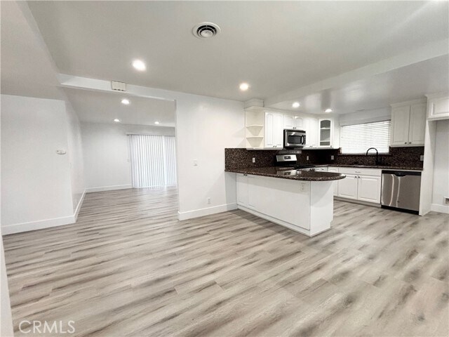 Building Photo - 133 S Lone Hill Ave