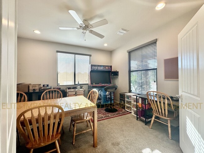 Building Photo - 7305 S Via Cabana