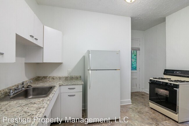 Building Photo - 2413 W Clifton Ave