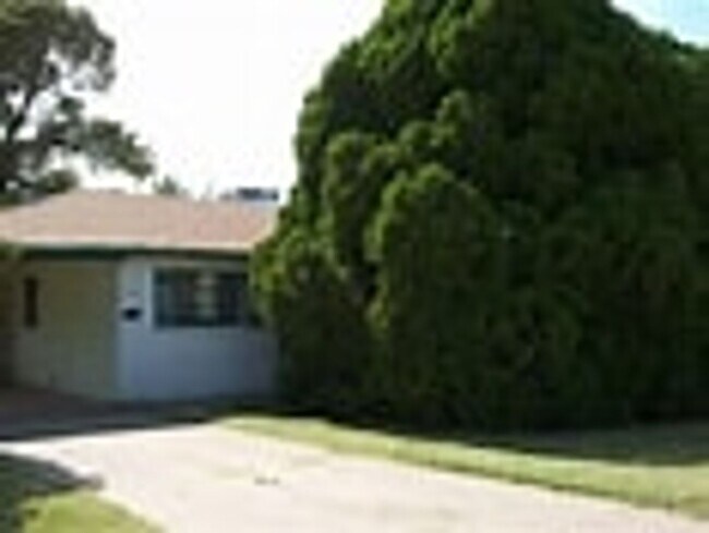 Building Photo - 3 Bedroom in Hudson Park off Cedar