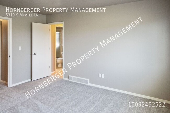 Building Photo - 5310 S Myrtle Ln